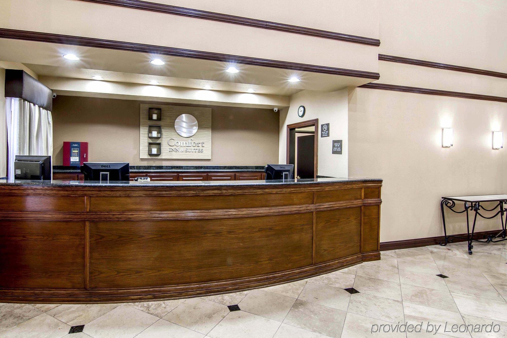 Quality Inn & Suites I-35 E-Walnut Hill Dallas Exterior photo